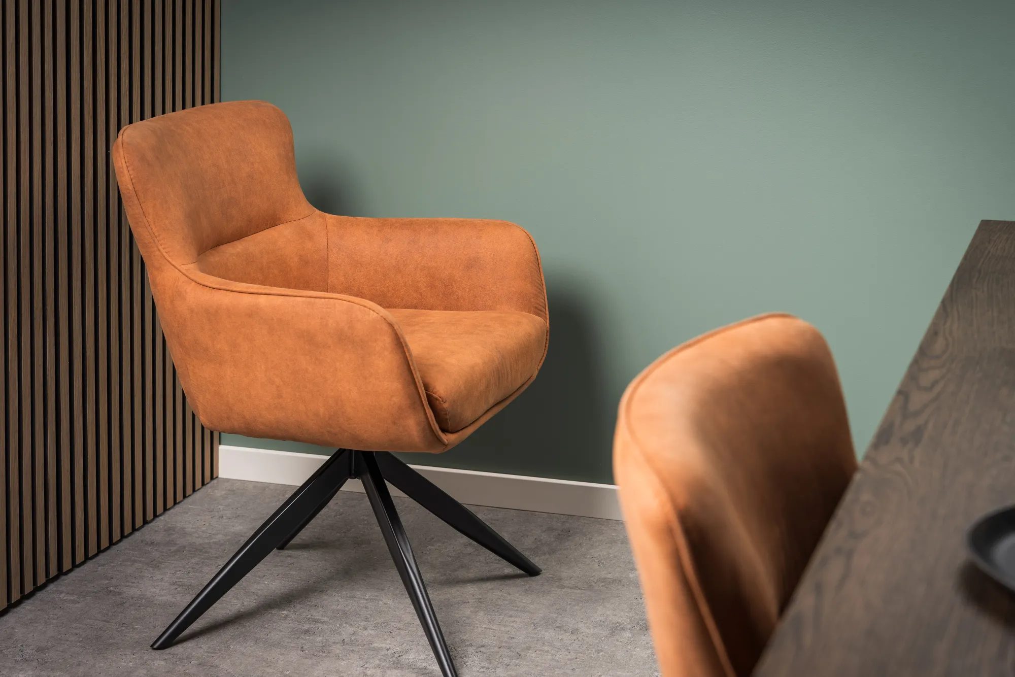 Homeville Ane med drejefunktion suede cognac