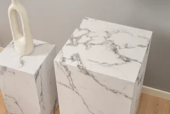 Homeville Avery sidebordsæt i hvid marmorprint