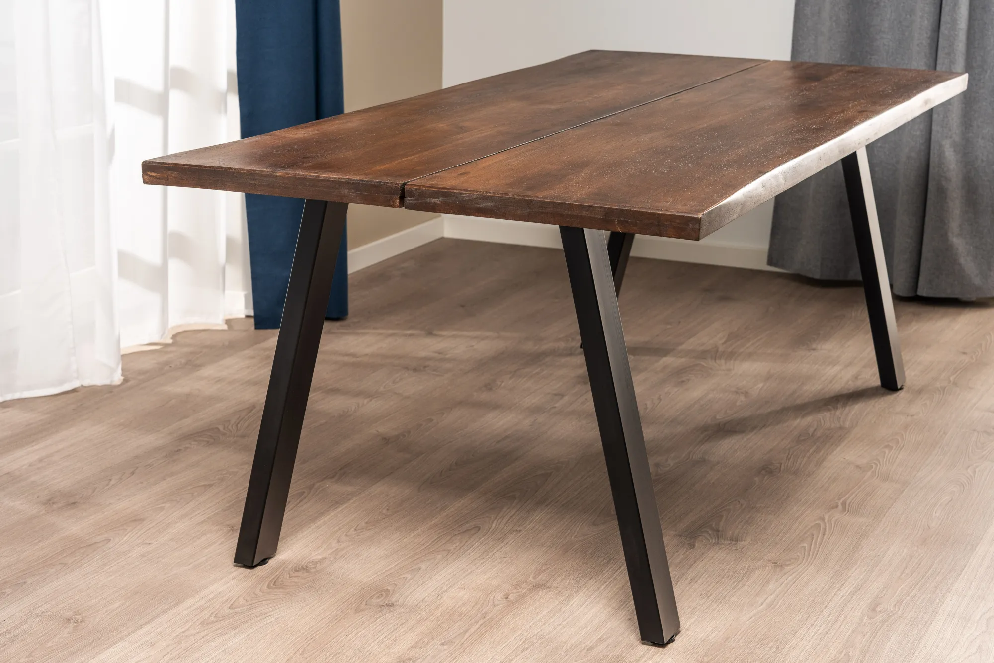 Homeville Firenze med skråben 200x95x74cm eg smoked/sort