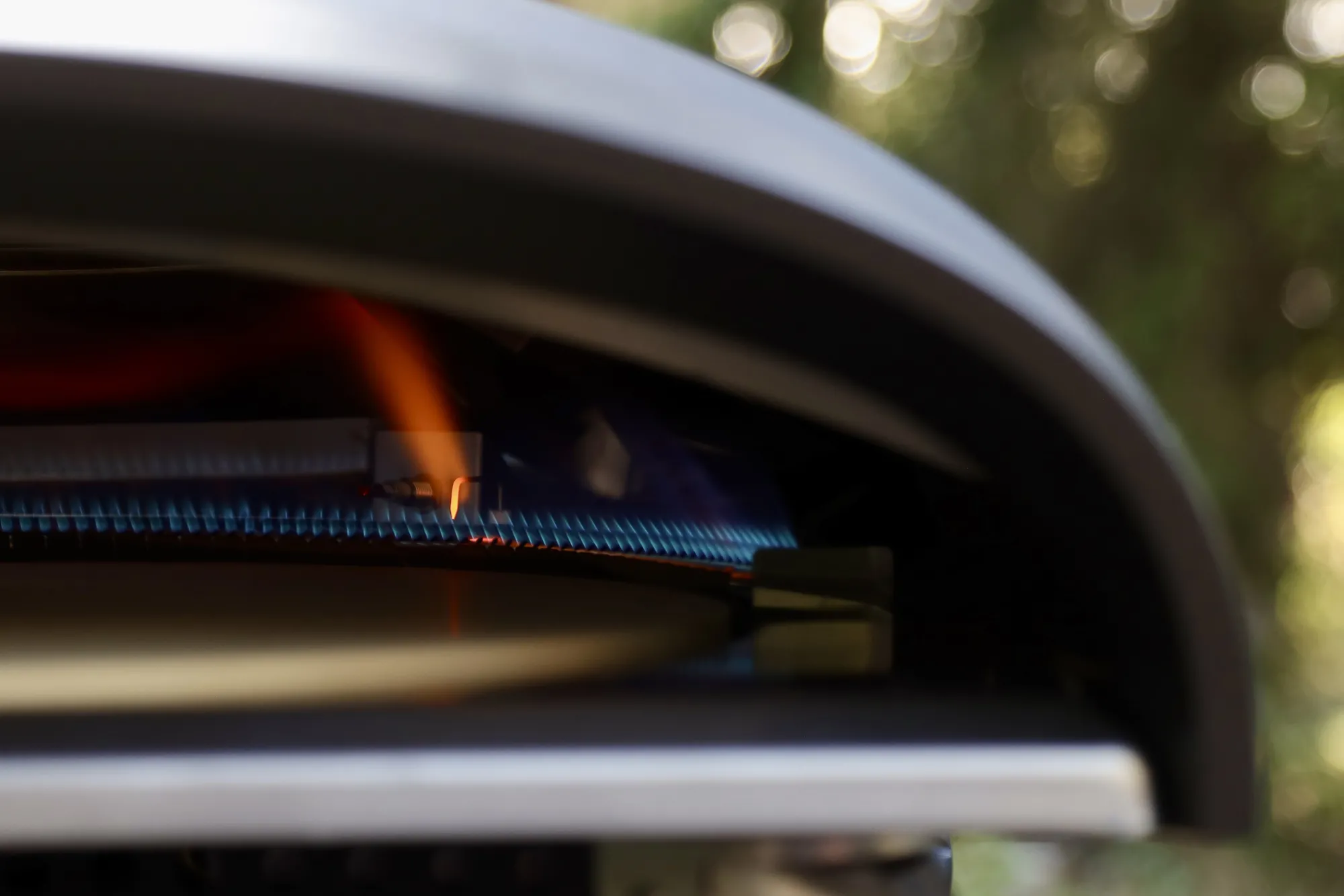 Heatus pizzaovn til gas 16" med rotation sort