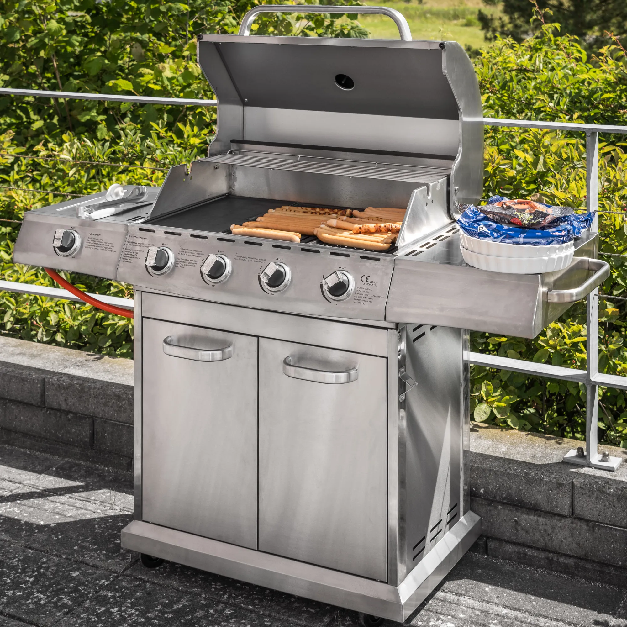 Heatus Premium gasgrill med 4 brændere og sideblus